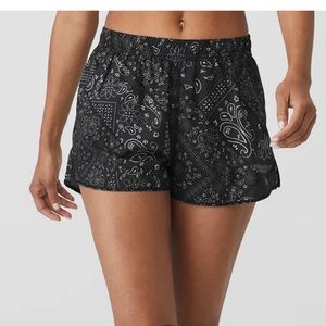 Alo Bandana Stride Short - size M